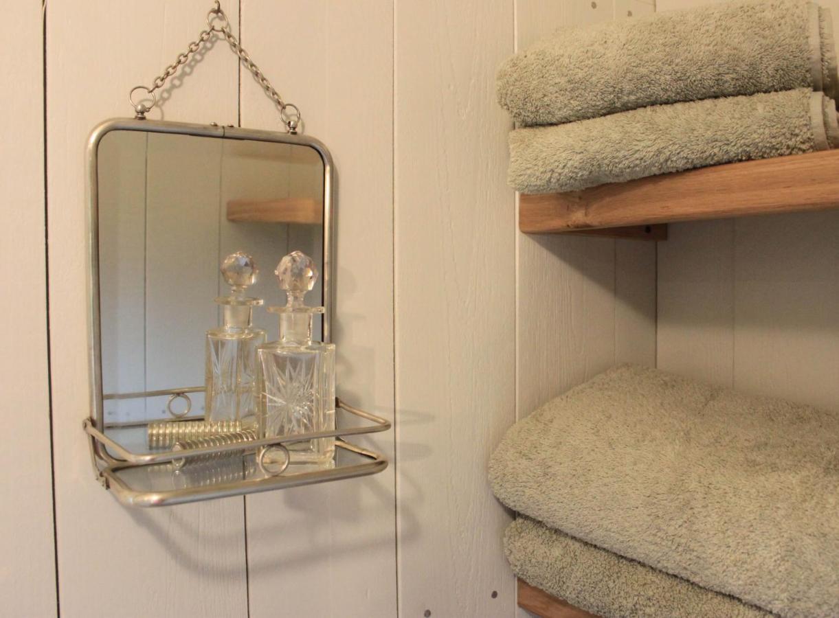 The Parlour, For Alton Towers & The Peak District Villa Uttoxeter ภายนอก รูปภาพ